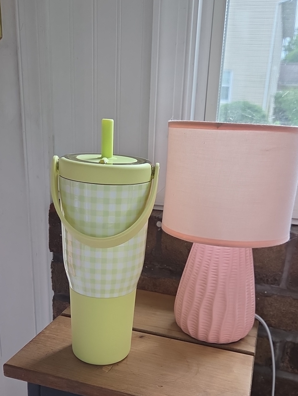 Brumate Gingham Resa 35 Ounce with Handle and Straw